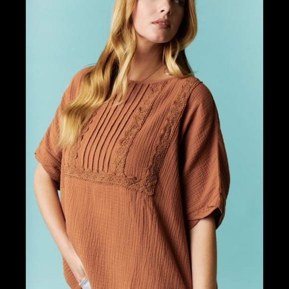 182 FANTASTIC FAWN Laced trimmed oversized top tee - Picture 3 of 5